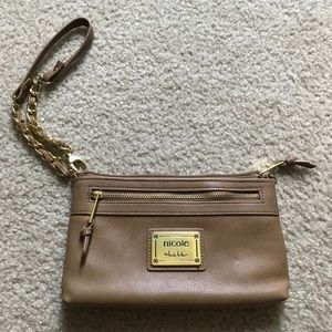 Wristlet wallet